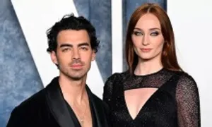 Joe Jonas và Sophie Turner hoàn tất ly hôn