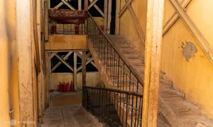 Bộ Xây dựng: Nhiều chung cư cũ nứt, nghiêng do bão