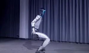 Robot hình người Trung Quốc lập kỷ lục nhảy xa